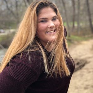 Meet your Posher, Angela